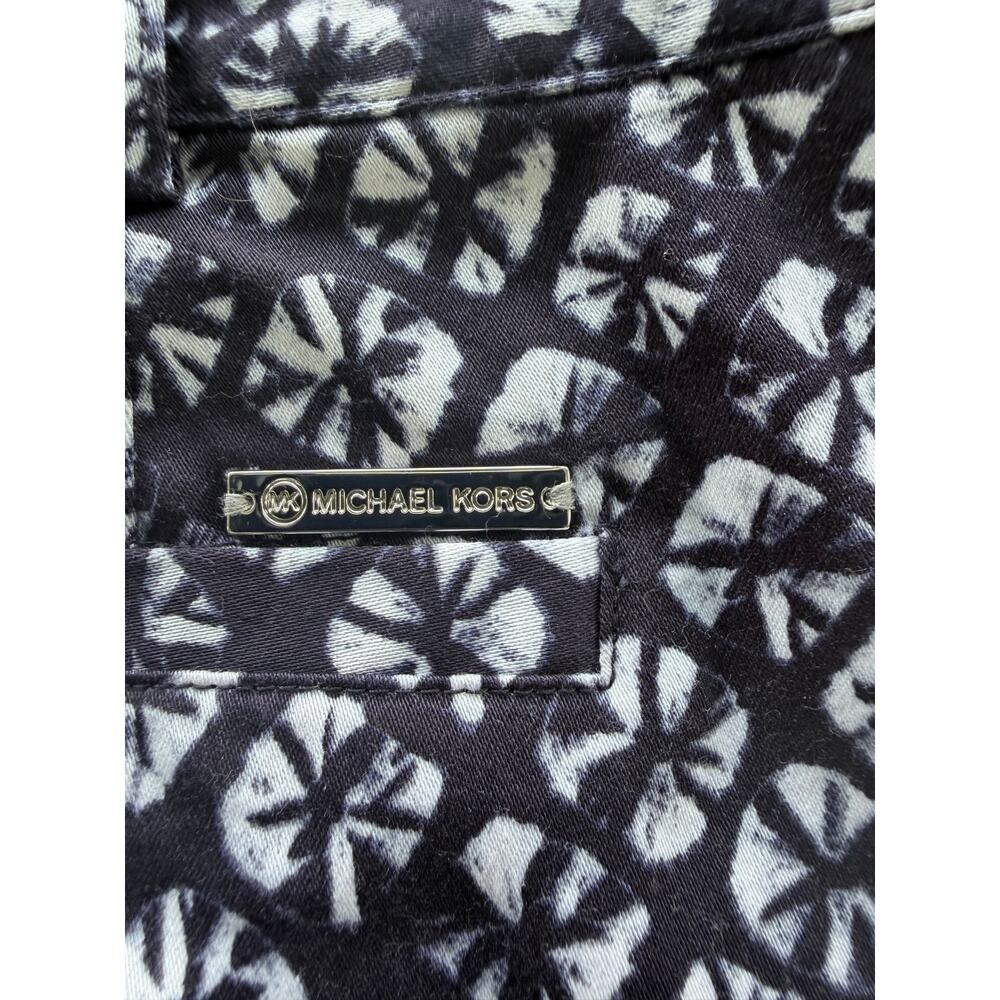 Preppy Tailored Michael Kors Navy/White Cotton Stretch Shorts 4 Quiet Luxury
